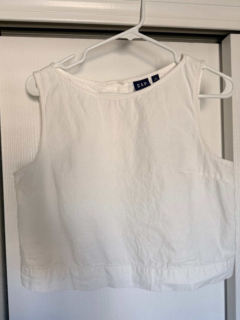 GAP White Sleeveless Boxy Tank Top - Medium